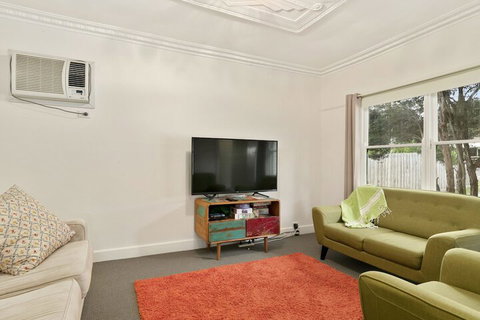 Vintage Sunrise PET Friendly - Darwin Holiday 4