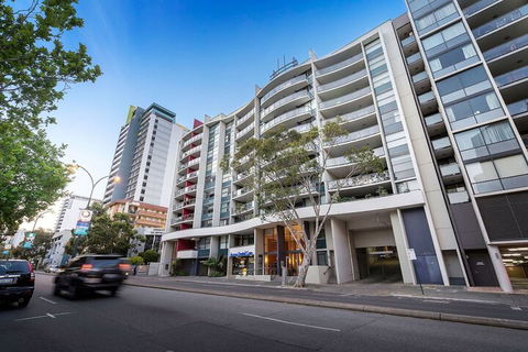 128 On The Terrace - Darwin Holiday 1