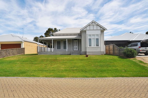 Paperbark Homestead PET Friendly - Darwin Holiday 0