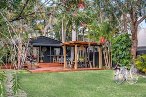 A PERFECT STAY - 3 Salty Sisters - Darwin Holiday 0