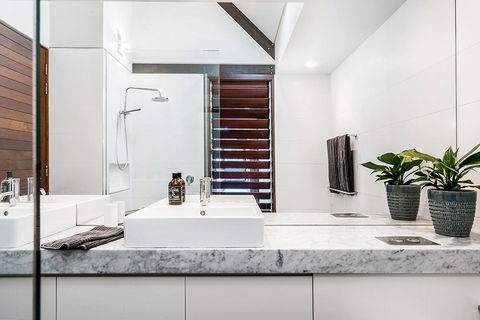 Your Luxury Escape - On The Bay 2 - Darwin Holiday 5