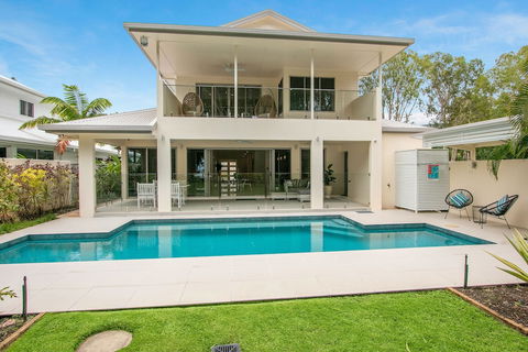 Luxury Living On The Beachfront - Darwin Holiday 2