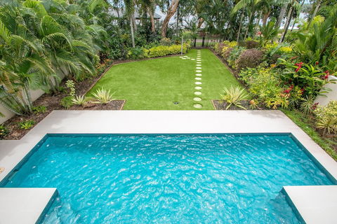 Luxury Living On The Beachfront - Darwin Holiday 1