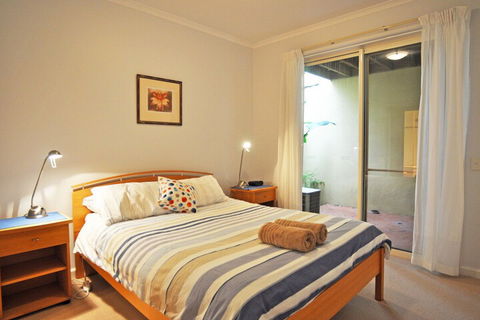 THE Sails 8 Linen Included Central Location - Darwin Holiday 7