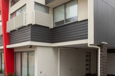 Phillip Island Townhouses - Darwin Holiday 2