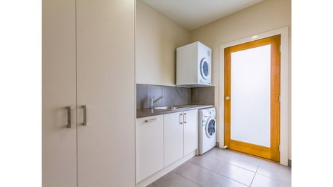 Sail Away Inlet Side - Darwin Holiday 3