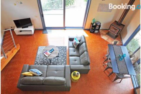 Surf Sounds Free Wifi PET Friendly Surf Side! - Darwin Holiday 2