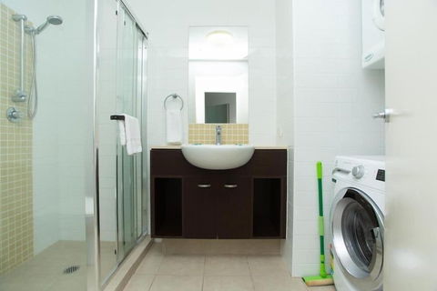 Wings Private Apartments - Darwin Holiday 3