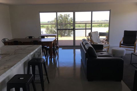 Matts River Rest - Darwin Holiday 5