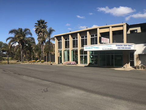 Rivers Apartments & Motel Sale Gippsland - Darwin Holiday 6