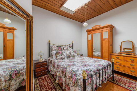 Sargeants & Armoury Cottages 1823 - Darwin Holiday 7