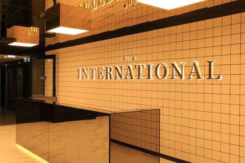 Crown Boutique S Collection - Darwin Holiday 4