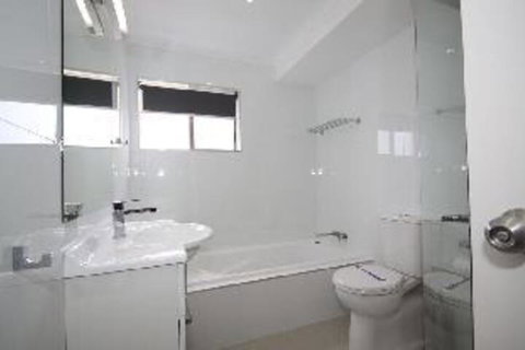 Skyline Unit 8 / 12 Thurlow Avenue - Darwin Holiday 3