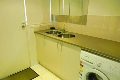 Making Waves - Darwin Holiday 5