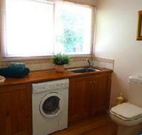 Australian Home Away at Eltham Venn Cottage - Darwin Holiday