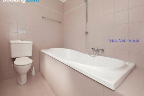 Le Vogue Unit 12 16 Magnus Street - Darwin Holiday 1