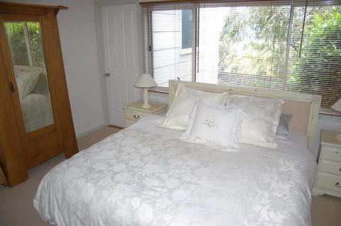 Abington Briars Cottage - Darwin Holiday 4