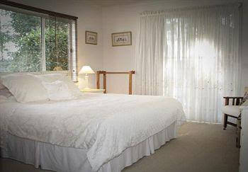 Abington Briars Cottage - Darwin Holiday 6