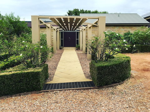 Hunter Valley Cooperage B&B - Darwin Holiday 4