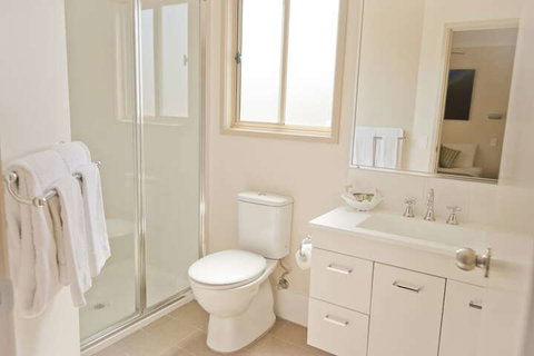 The Bowlo Holiday Cabins - Darwin Holiday 2