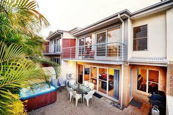 Coffs Beach Houses - Darwin Holiday 0