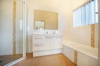 Coffs Beach Houses - Darwin Holiday 6