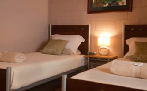 Dougies Backpackers - Darwin Holiday 6