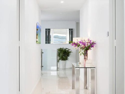 Stunning Waters Penthouse Sandy Point Road 46 - Darwin Holiday 1