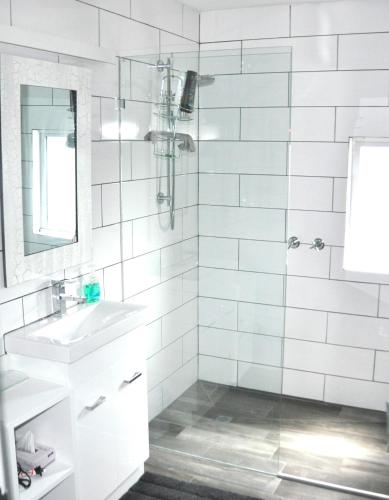 Sub Zero - Darwin Holiday 1