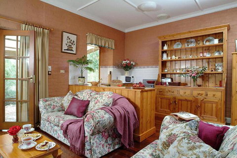 Amandas Cottage 1899 - Darwin Holiday 3