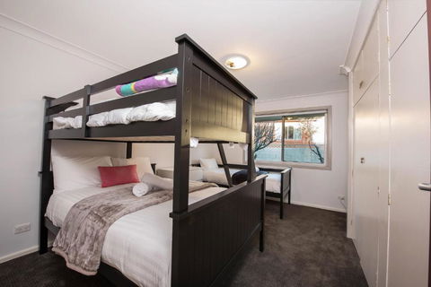 Gippsland Twelve Spacious & Central With Off Street Parking - Darwin Holiday 6