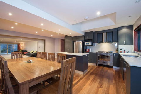 Gippsland Twelve Spacious & Central With Off Street Parking - Darwin Holiday 3
