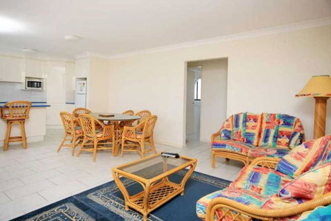 Hi Surf Unit 1 92 Head St. Forster - Darwin Holiday 6