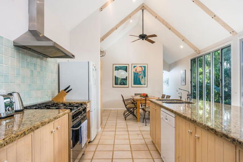 12 Childe Street Byron Bay Absolute Belongil Summerhouse - Darwin Holiday 2