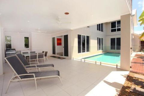 60 Beachway Parade Marcoola 500 BOND Linen Supplied - Darwin Holiday 3