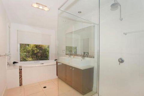 60 Beachway Parade Marcoola 500 BOND Linen Supplied - Darwin Holiday 7