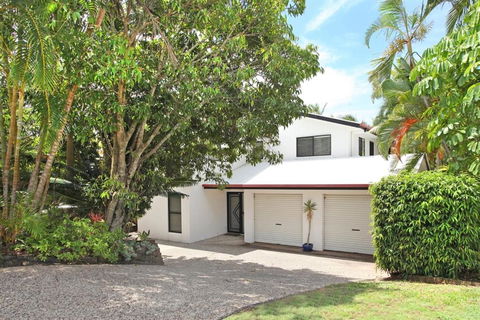 8 Springfield Avenue Pet Friendly Linen Included - Darwin Holiday 3