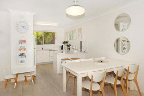 Unit 1 / 14 Tamarindus Street Marcoola Beach Pet Friendly 300 BOND Linen Supplied - Darwin Holiday 4