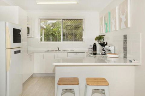 Unit 1 / 14 Tamarindus Street Marcoola Beach Pet Friendly 300 BOND Linen Supplied - Darwin Holiday 7