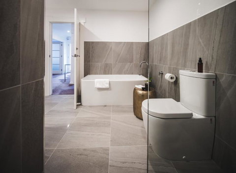 Russell House - Darwin Holiday 1