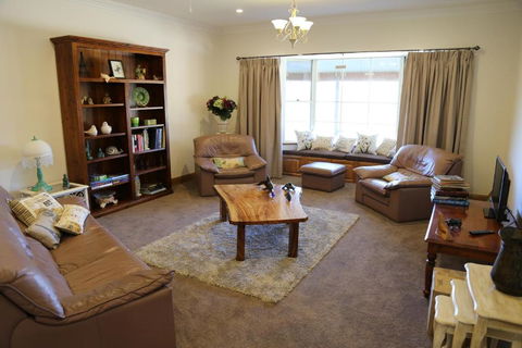 BellbirdHill Bed & Breakfast - Darwin Holiday 3