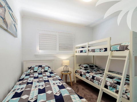 Seascape 2 At Blueys - Darwin Holiday 7