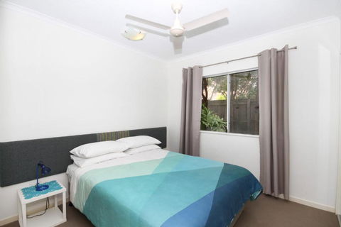 Unit 2 Sea Breeze Villas Coolum Beach - Darwin Holiday 3