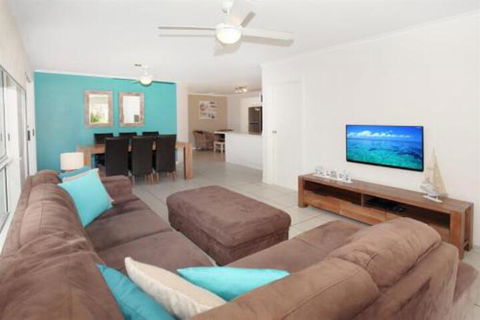 1 / 882 David Low Way Marcoola 500 Bond Linen Included Pet Friendly - Darwin Holiday 3