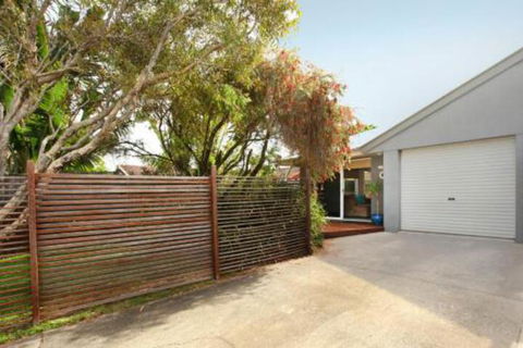 1 / 882 David Low Way Marcoola 500 Bond Linen Included Pet Friendly - Darwin Holiday 0