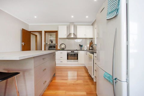 Refuge - Darwin Holiday 7