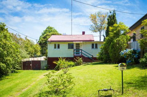 Pet Friendly Beach Cottage At Ballingalla - Darwin Holiday 1