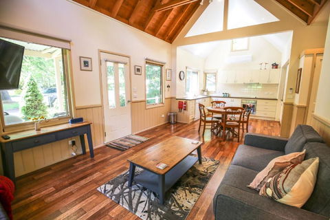 Alpine Arnica Cottage 1 - Darwin Holiday 1