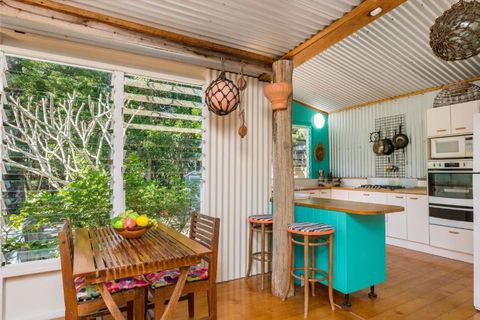 A SWEET ESCAPE Beachcombers Cottage Beachfront - Darwin Holiday 3