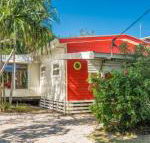 A SWEET ESCAPE Beachcombers Cottage Beachfront - Darwin Holiday